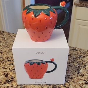bando. Strawberry Ceramic Mug - Red & Green 12 Oz NIB